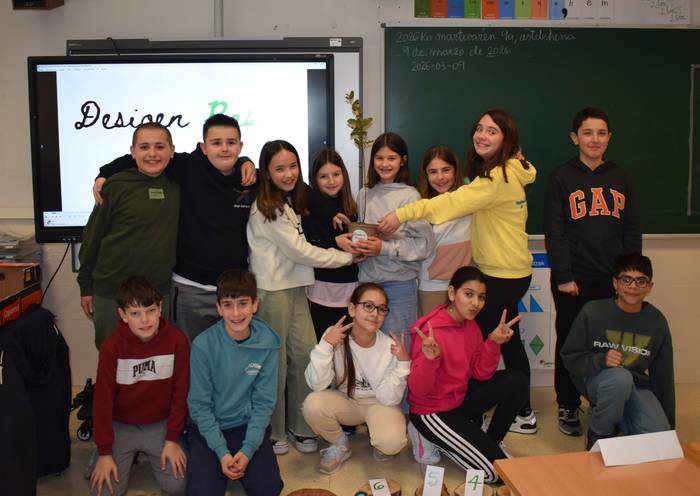 Basotik Fundazioaken 'Desioen basoa' ekimenean parte hartu du Mendaroko ikasle talde batek