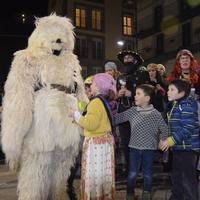 Kaldereroen desfilea prestatzeko dantza eta abestien entsegua