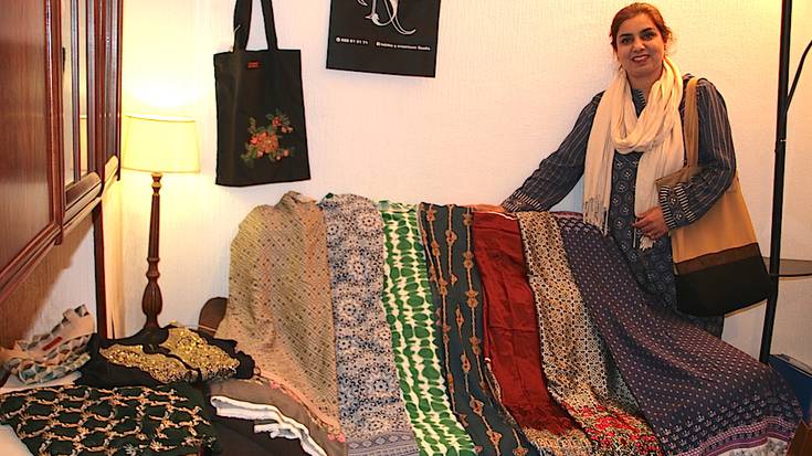 Saadia Nasir (SN): Pakistango oihalekin diseinu bakarreko lanak