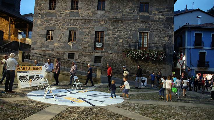Donostiako manifestaziora joateko deia, gaixo dauden presoak aska ditzatela eskatzeko 