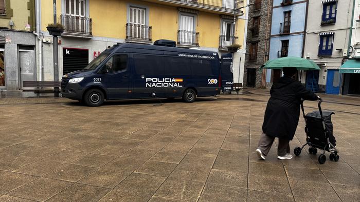 Debak NANa eta pasaportea izapidetzeko data berria du, maiatzaren 25ean