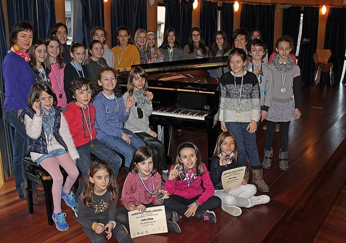 Inazio Bereziartua musika eskolako 35 piano ikaslek hartu zuten parte Andoiango piano jaialdian