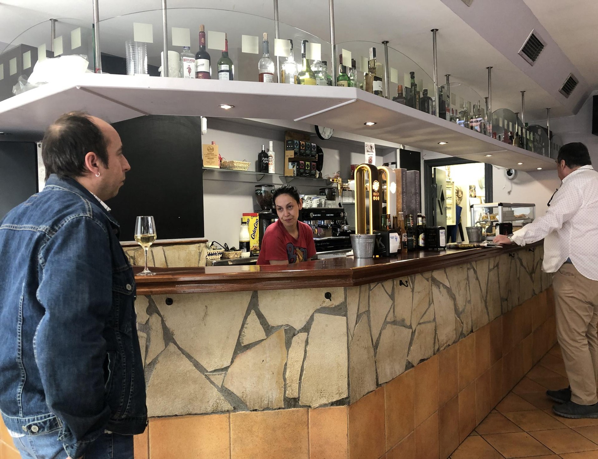 Edurtza taberna itxi egingo dute, martitzenean