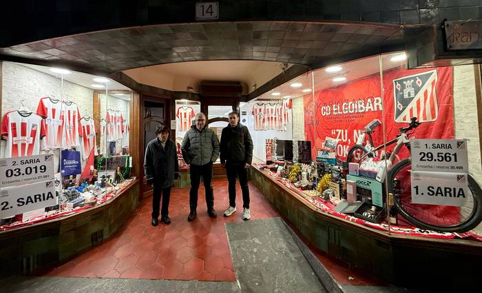 Jon Aranbarri eta Loli Gaztelu izan dira C.D. Elgoibarren Gabonetako otarren irabazleak