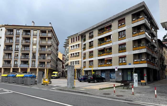 Aldaketa puntualak Debako autobus geralekuetan, Iberdrolaren transformadorearen lekualdaketaren harira