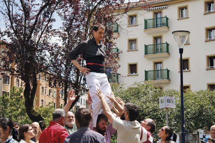 Beñat Delgado, casteller-a: “Pinya-ko eskuetan egoten naizen arren, abila naiz gora igotzen ere”