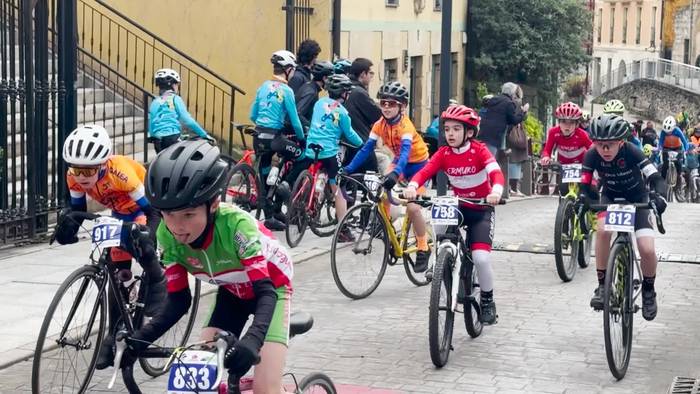 Bizkai osoko ehunka ume bizikleta gainean lehiatuko dira Ermuko kaleetan bihar