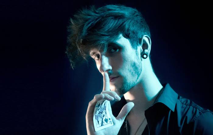 Alain Zulaikak 'Magia zaparrada' ikuskizuna dakar Kultur Elkartera