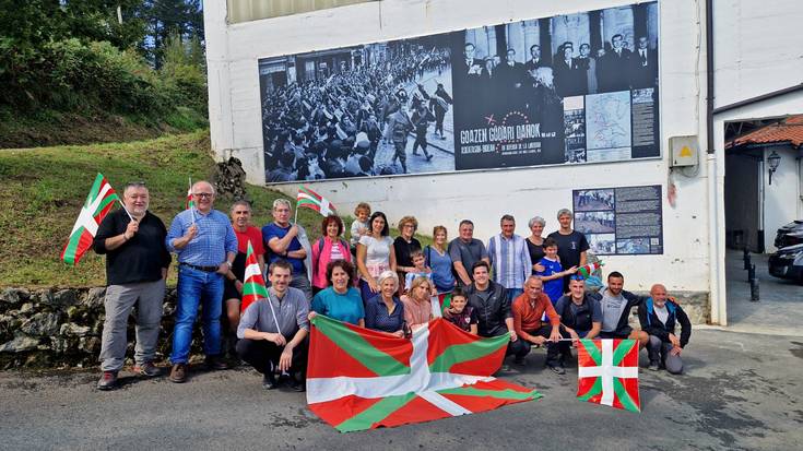 Urteroko omenaldia egin diete Zirardamendi-Aiastia fronte-lerroan hildako gudariei