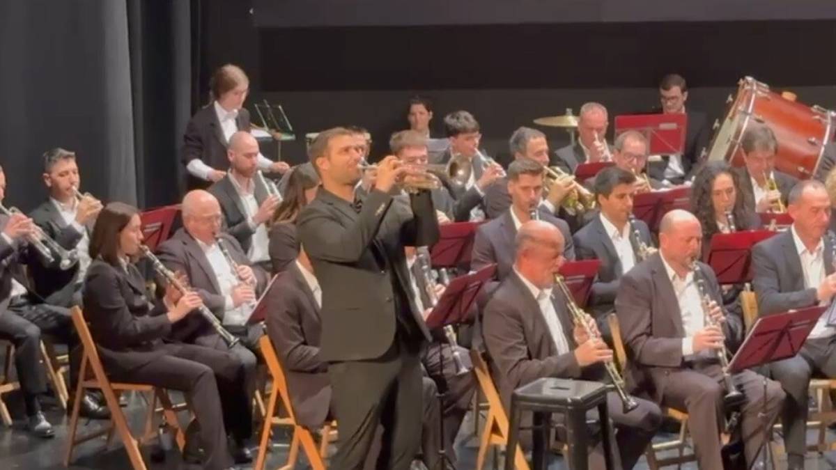 Bon Joviren 'Livin' on a Prayer', Ruben Simeó eta Elgoibarko Musika Bandaren eskutik