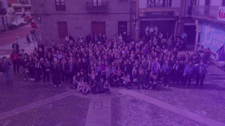 “Beste mundu bat feminismotik, berdinzaleagoa, justuagoa eta baketsuagoa” aldarrikatu dute Soraluzen