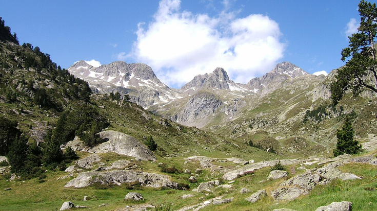 Pirinioetara bi eguneko irteera antolatu dute Morkaikok eta Deporrek