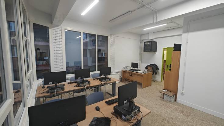 KZguneak Latzurregi kalean ireki ditu ateak, instalazio hobetuekin eta plaza gehiagorekin