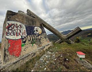 Morkaikuko gurutzea bota dute bart