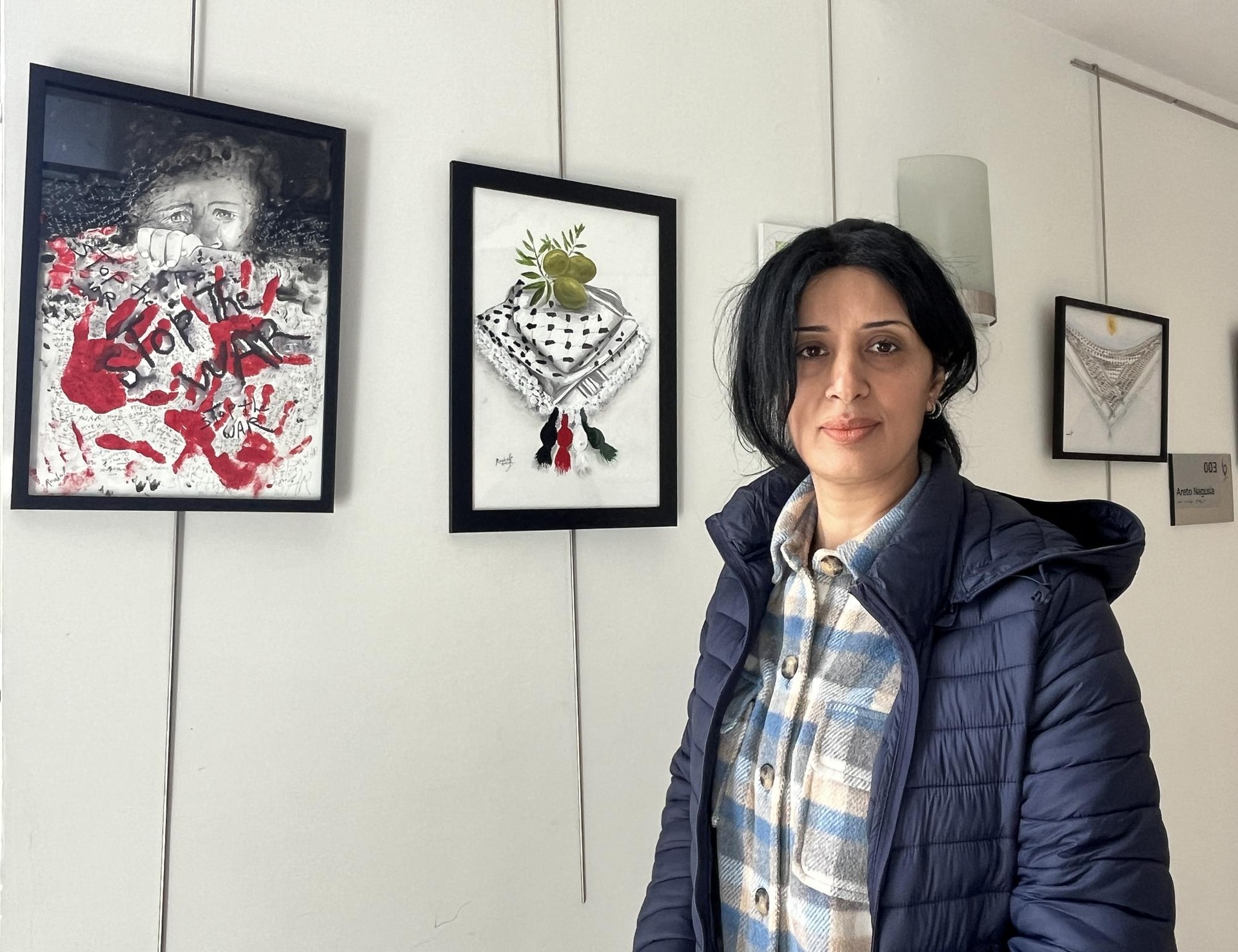Rouhaifa Kassem artista palestinarrak ‘Ipuin artistikoak’ erakusketa dakar Debara