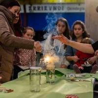 Emakume zientzialarien omenezko tailer zientifikoak