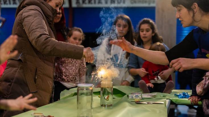 Emakume zientzialarien omenezko tailer zientifikoak