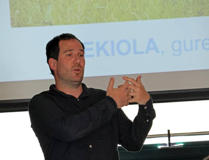 Hodei Arzak: “Ingurumenarekin eta energia burujabetzarekin daukagun ardurari erantzuteko bidea da Ekiola”