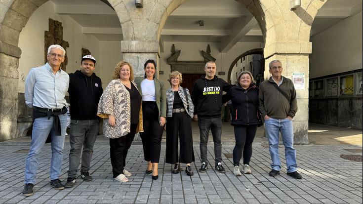 Herritarren eskaerari erantzunez, aurreratu egin dute Debatik Soraluzera doan lehen autobusaren irteera