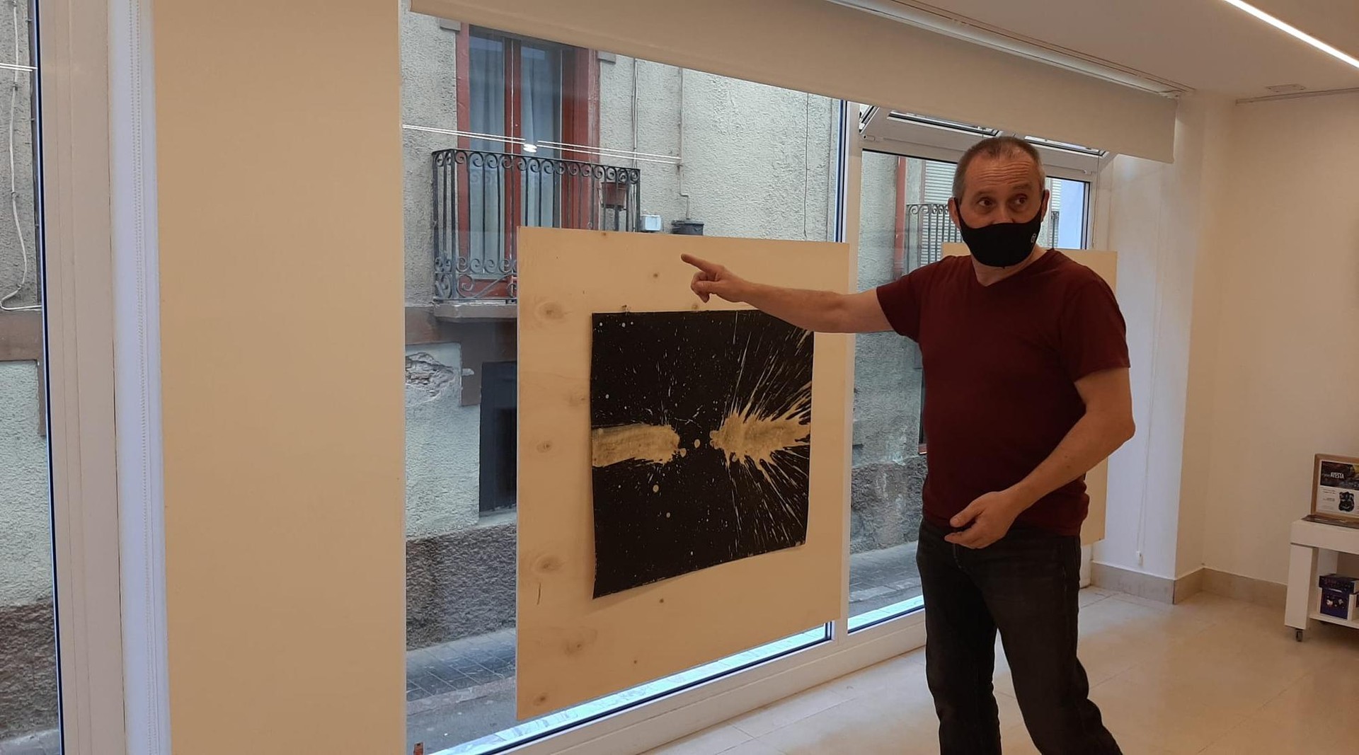 Juan Ayestaren margolanak ikusgai arte galerian