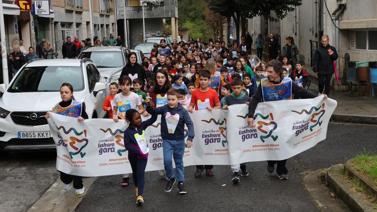 Mendaroko Korrika txikiaren laburpen bideoa