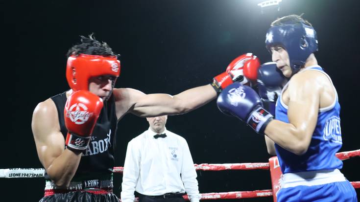 Puntako boxeo ikuskizuna eta jendetza Soraboxen jaialdian