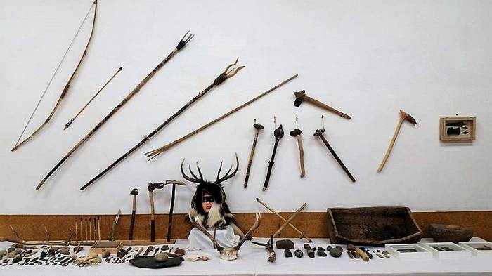 Erreplika prehistorikoen museoa zabaldu dute Artetxen