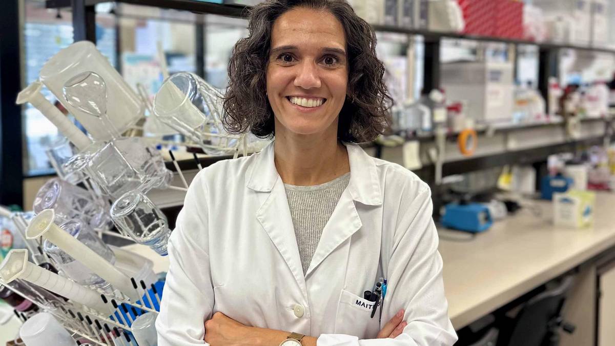 Bi milioi euroko beka jaso du Maite Solasek alzheimerraren inguruan hasita duen ikerketa lanagatik