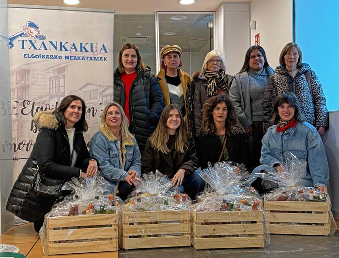 Sarituek jaso dituzte Txankakuak zozkatu dituen produktuz beteriko zazpi saskiak