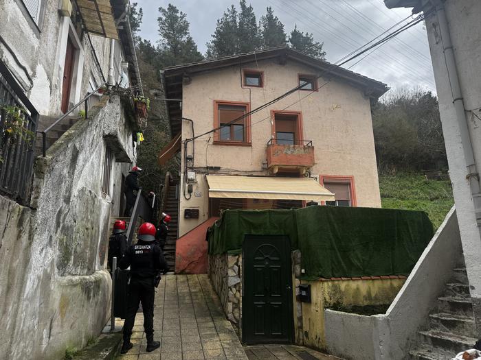 Etxegabetze bat egin dute Loralden