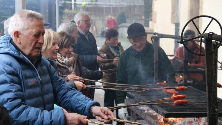 Giro ederrean ospatzen ari dira Txitxiburduntzi Eguna