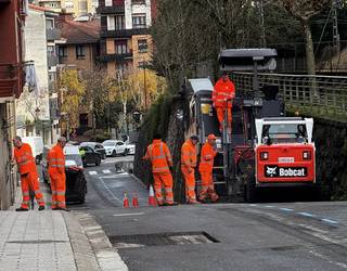 Hainbat kale asfaltatzeko lanak hasi dituzte Elgoibarren