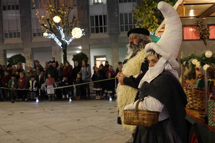 Olentzero eta Mari Domingiri ongietorria Mendaron