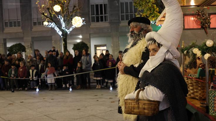 Olentzero eta Mari Domingiri ongietorria Mendaron