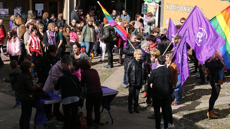 Asanblada irekia deitu dute M8a antolatzeko