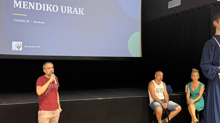 Mendiko urak kontrolatzeko ezarri nahi duten sistemaren “bidegabekeriak” ezinegon eta desadostasun handia eragin du baserritarren artean