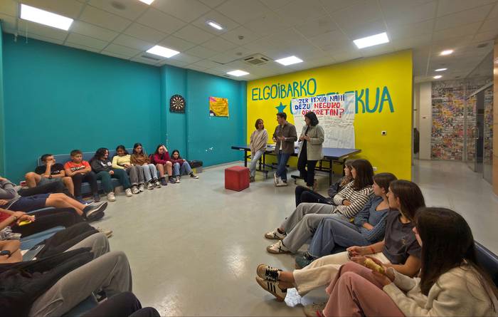 Gazteek gorputzarekiko eta emozioekiko kontzientzia garatzeko saioa egin dute Gaztelekuan