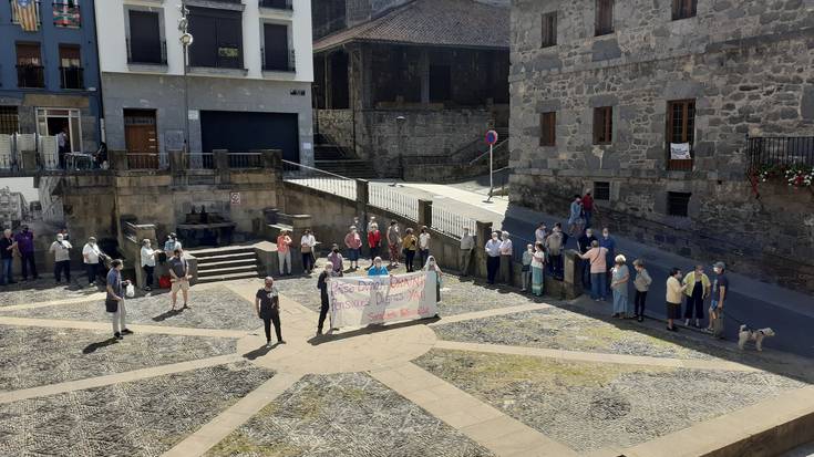 Milaka lagun mobilizatu ziren