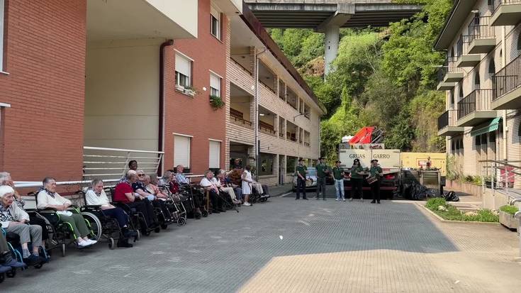 Soraluzeko Mesedeetako egoitzakoek ere hasi dituzte jaiak