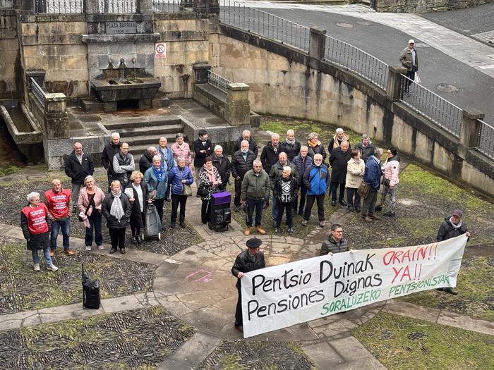 “Haien gerren kostua guk ordaintzen dugu”
