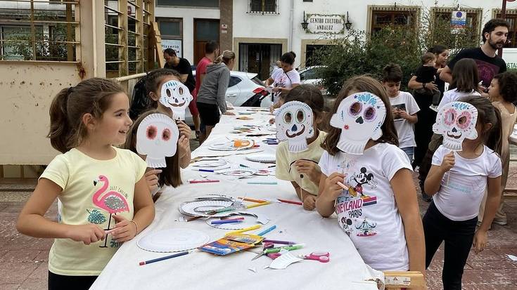 Umeen Eguna ospatuz ekin zioten Andaluziako kultur asteari