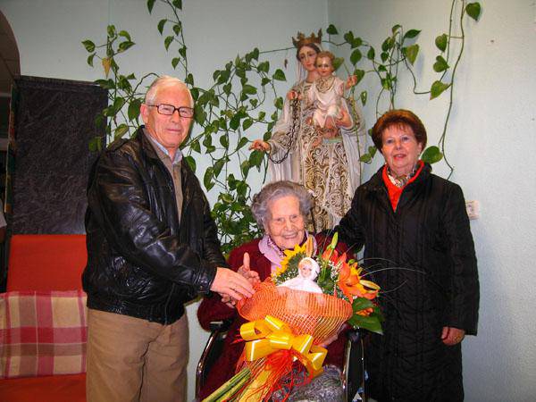 Margarita LarraÃ±agak 104 urte bete ditu
