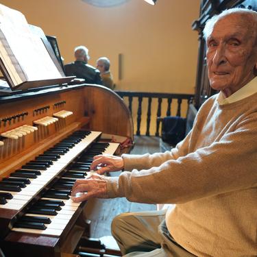 Juan Mari Aizpurua organistari omenaldia