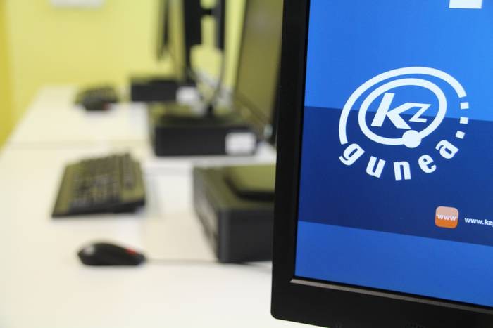 KZguneko tutorearen bisita