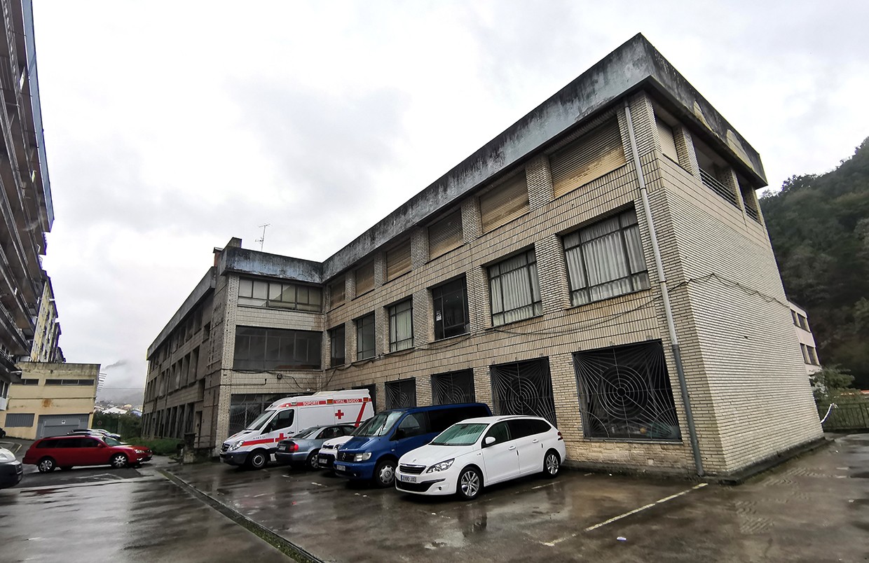Herritarrek aukeratuko dute Pedro Mugurutzako eskola zaharren gunerako proiektua