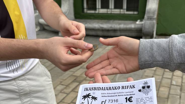 Nora Garcia debarrarentzat izan da Elgoibar BHIko ikasleek egindako zozketaren saria