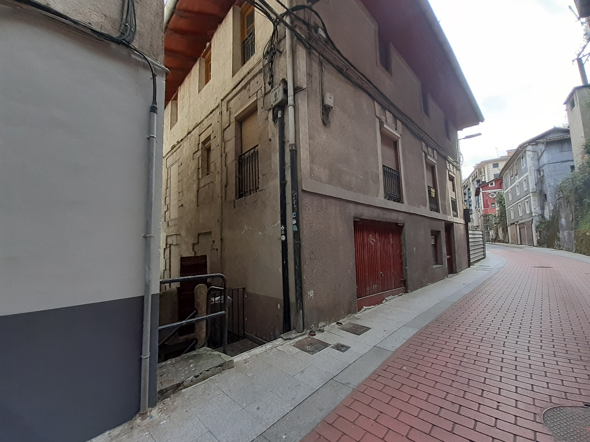 Etxe pribatuetakoa etxe-jabeen erantzukizuna da