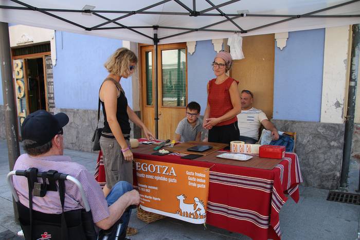 Hiru gazta mota eta txakolina dastatzeko aukera, martitzenean