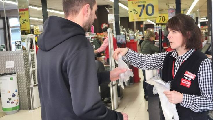 Herritarrei arduraz kontsumitzeko eskatu diete Jaurlaritzak, Elikagaien Klusterrak eta hainbat supermerkatuk
