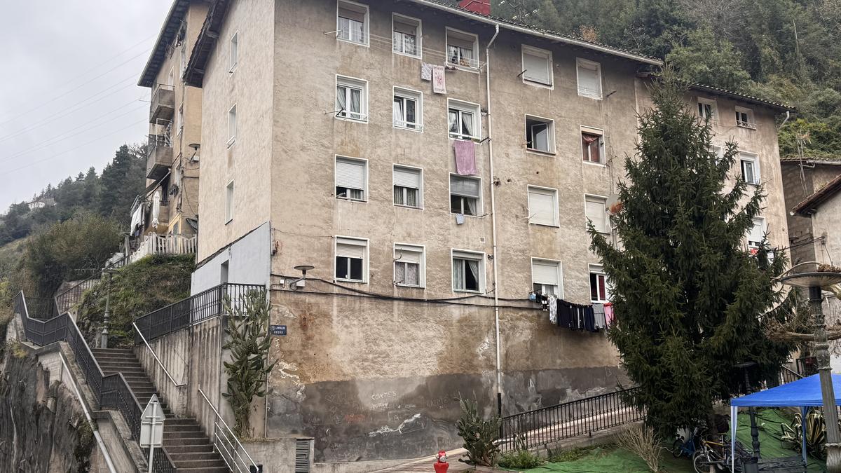 Etxegabetze bat egin dute